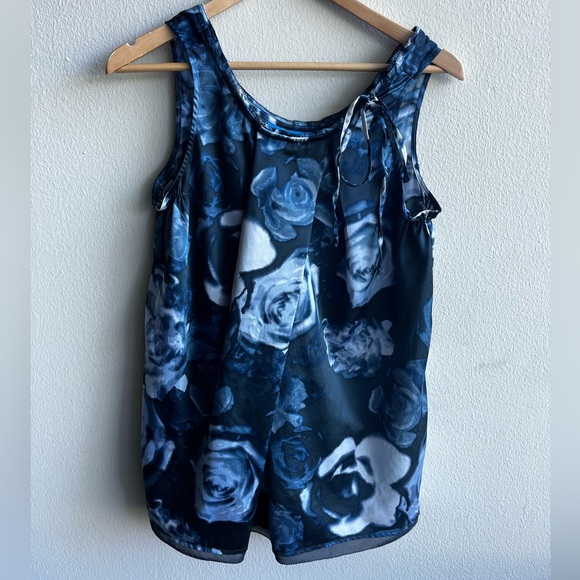 Simply Vera Wang floral top - Picture 1 of 6